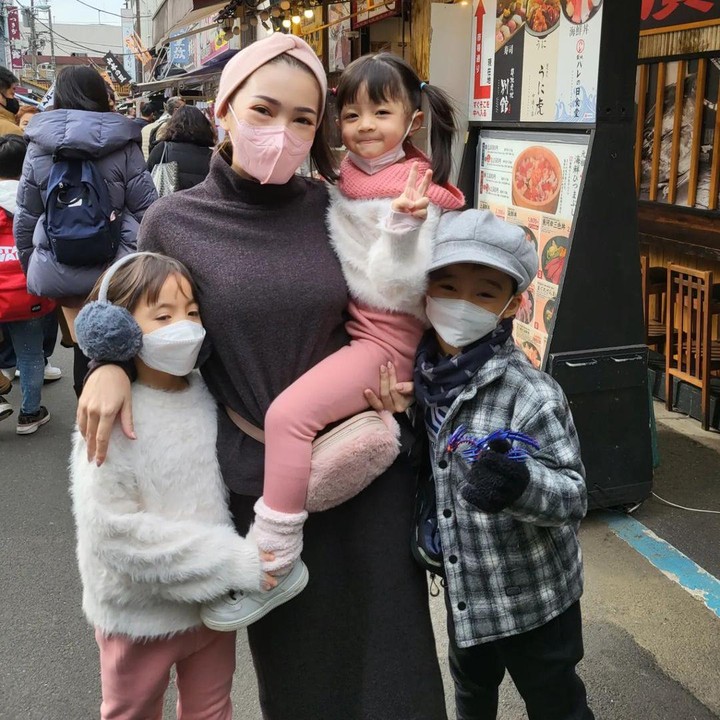 <p>Artis cantik Maya Septha tengah berlibur, Bunda. Negeri Sakura, Jepang, pun menjadi tujuannya menghabiskan waktu bersama keluarga. (Foto: Instagram: @mayaseptha7)</p>