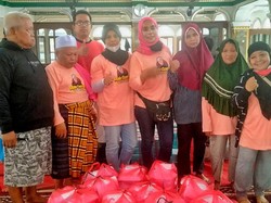 Relawan Ganjar Salurkan Bantuan untuk Korban Kebakaran di Mampang