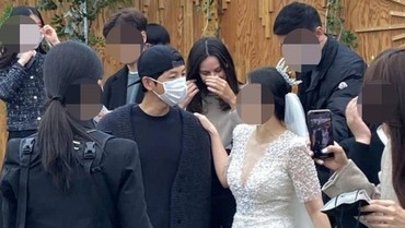 Bucin! 7 Potret Song Joong Ki Diduga Bawa Pacar Bule ke Kondangan Teman
