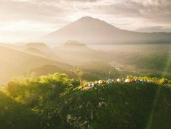 Magis Sunset di Atas Bukit Sanghyang Dora Majalengka