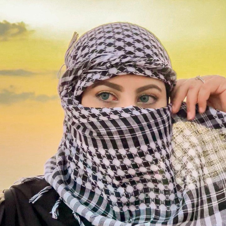 <p>Tasyi menceritakan keseruannya mencoba ATV hingga menyebut ini menjadi pengalaman aktivitas ektrem. "Seruu bgttt naik ATV di desert, kayaknya ini salah satu activity ter ekstrim yg pernah w rasakan," tulisnya, dikutip dari akun @tasyiiathasyia. (Foto: Instagram @tasyiiathasyia)<br /><br /><br /></p>
