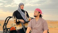<p>Di balik keseruan ini, ternyata ada kisah lain. Rupanya, Tasyi dan keluarganya belum bisa kembali pulang ke Tanah Air. (Foto: Instagram @tasyiiathasyia)<br /><br /><br /></p>