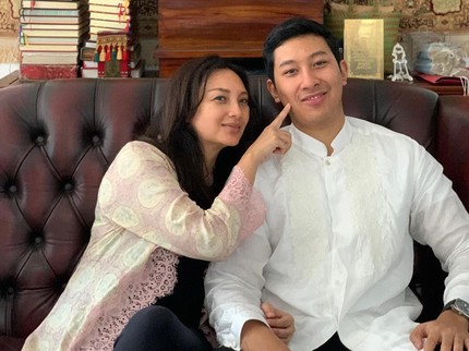 5 Potret Tata Cahyani Bareng Anak Sulung, Sering Dikira Kakak Adik
