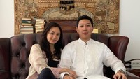 <p>Ketika mengabadikan momen bersama putra sulungnya, Tata dan Dharma semakin terlihat seperti dua orang yang berteman dekat, alias<em> bestie</em>. (Foto: Instagram @tatacahyani)<br /><br /><br /></p>