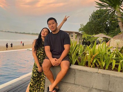 5 Potret Tata Cahyani yang Awet Muda, Foto Bareng Anak Sulung Seperti Bestie
