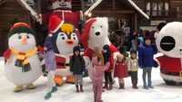 7 Potret Keseruan The Frosty Parade di TSW Bekasi, Ajak Si Kecil Menari Bersama