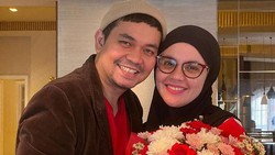 img-title Tak Tutup Kemungkinan Nikah Lagi, Aldila Jelita: Dia Tetap Bapak dari Anakku