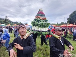 Melihat Kemeriahan Festival Hasil Pertanian di Lembang