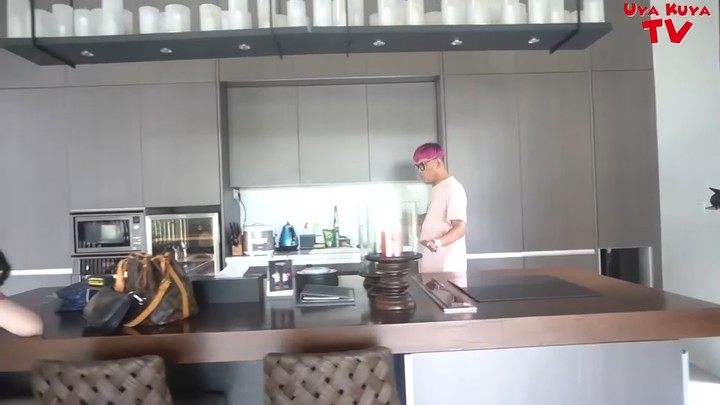 Vila mewah Uya Kuya di Bali punya fitur canggih dan fasilitas yang lengkap, Bunda. Penasaran seperti apa? Intip potret vila Uya Kuya di sini, yuk Bunda.
