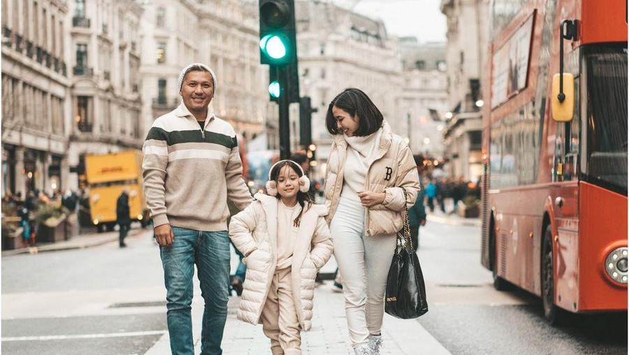 Gading Marten, Gisel dan Gempi liburan bareng.