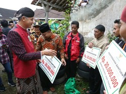 Publik Soroti Bantuan Ganjar ke Sesama Kader, Ini Kata PDIP