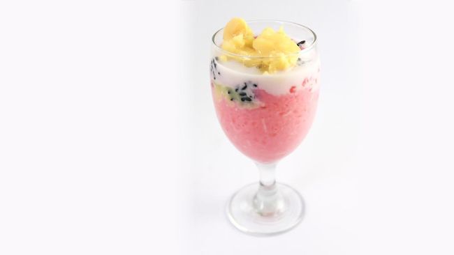 Indonesia memiliki beberapa jajanan es tradisional yang menyegarkan. Rasanya bahkan tak kalah segar dengan es krim Mixue yang kini populer.