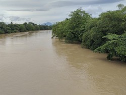 Sempat Meluap Saat Pagi, Sungai Ciujung Lebak Mulai Surut