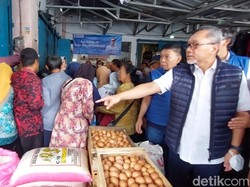 Harga Murah di Pasar Sukorejo Kendal Bikin Mendag Zulhas Tidak Senang
