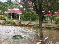 Tanggul Jebol, Kawasan Wisata Pantai Marina Semarang Banjir