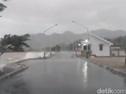 BMKG Keluarkan Peringatan Gelombang Tinggi 4 Meter di Perairan Bawean