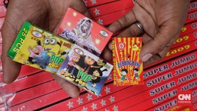 Dilarang, Penjual Tetap Jualan Petasan di Pasar Minggu