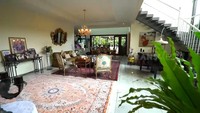 7 Potret Rumah Penyanyi Sania yang Bernuansa Klasik, di Pinggir Sawah Bun