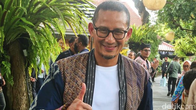 Menparekraf Sandiaga Uno menyebut kunjungan wisman 2022 tembus 5,2 juta, lampaui target 3,6 juta wisman.