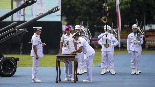 Laporan kenaikan pangkat ini berdasarkan Surat Perintah Panglima TNI Nomor Sprin /1088/VI/2023. Puluhan pati yang naik pangkat ini berasal dari tiga matra.