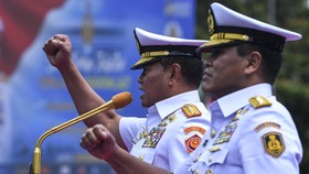 Bus TNI AL Terobos Perlintasan Kereta Api, KSAL Akan Tindak Prajurit