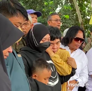 Pak Ogah Dimakamkan, Anak Tak Henti Menangis