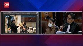 VIDEO: Hakim dan Pengacara Putri Debat Saat Tunjukkan 35 Alat Bukti