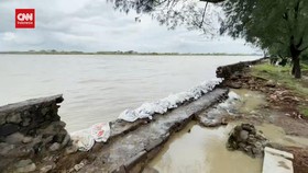 VIDEO: Tanggul Pantai Marina Semarang Jebol, 35 Rumah Terendam Rob