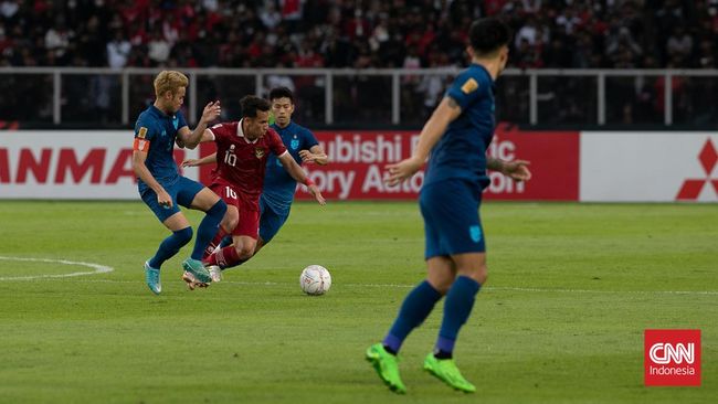 Media Thailand mengungkapkan sejumlah kelakuan buruk sebagian suporter Indonesia dalam duel Indonesia vs Thailand di Piala AFF 2022, Kamis (29/12).