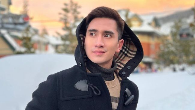 Putra Venna Melinda, Verrell Bramasta harus menjalani perawatan di rumah saki karena penyakit Bali Belly.