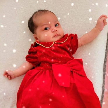 Gemass! 7 Potret Baby Nova Anak Gracia Indri, Paras Bule Mirip Sang Ayah