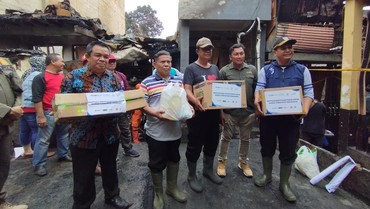 img-title Bantuan Sembako dari CT ARSA untuk Korban Kebakaran di Pela Mampang