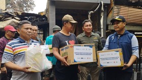 img-title CTARSA Beri Bantuan Sembako ke Korban Kebakaran Mampang Prapatan