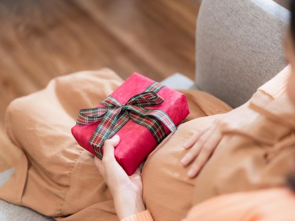15 Hadiah Ulang Tahun Pernikahan untuk Istri yang Sedang Hamil, Sederhana tapi Bermanfaat