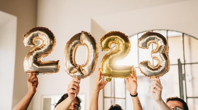 Jika Anda kesulitan merangkai kata-kata indah, berikut kumpulan ucapan selamat tahun baru 2023 dalam bahasa Indonesia dan Inggris yang bisa jadi referensi.