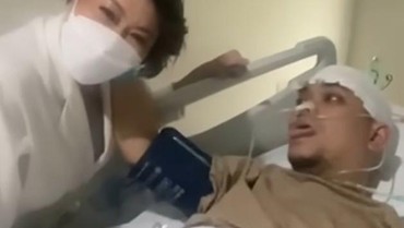 Kepala Masih Diperban, Indra Bekti Bikin Istri Panik Gegara Ini