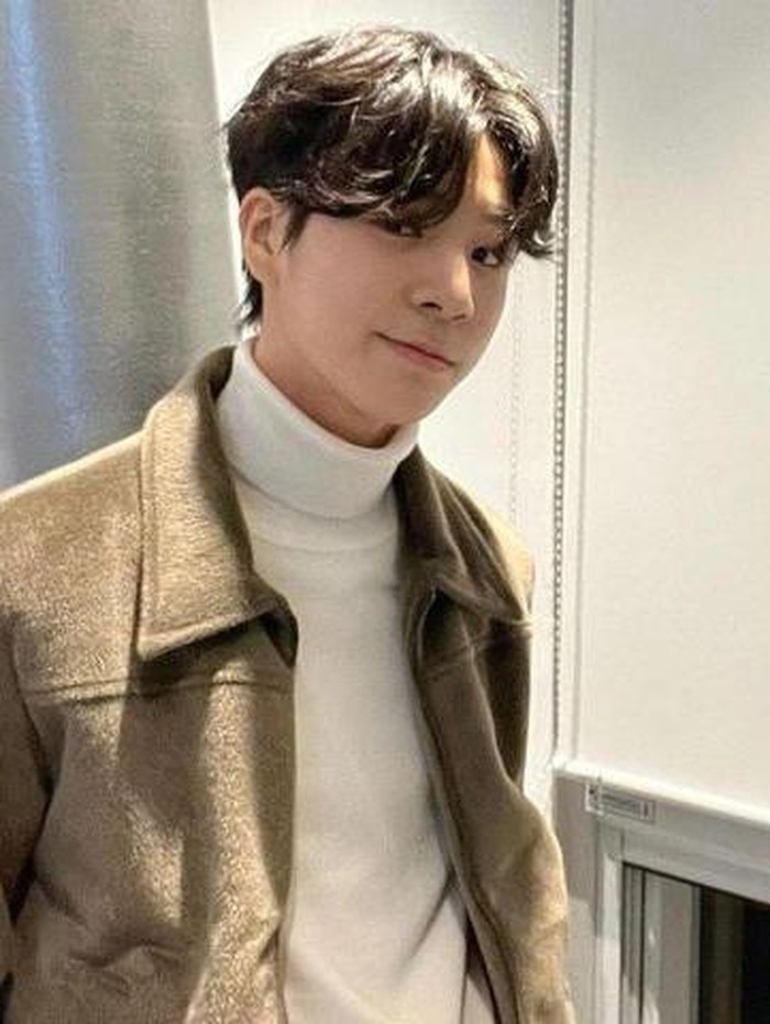 Karena kabar tersebut, nama Jeong Dong Won menjadi topik hangat di kalangan netizen Korea./ foto: instagram.com/dongwon_15