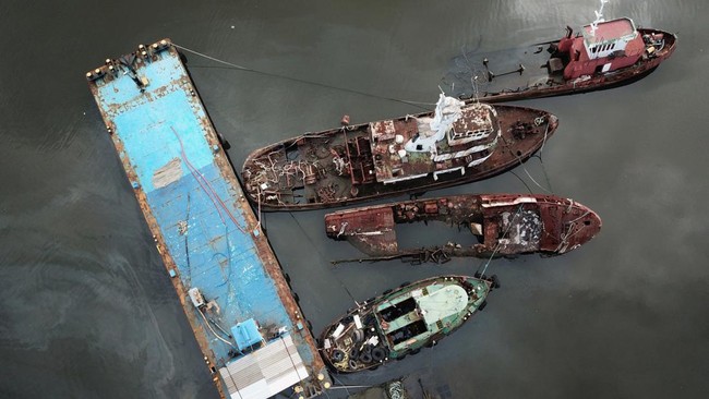 FOTO: Bangkai Kapal Sao Luiz Jadi Bencana Lingkungan di Brasil