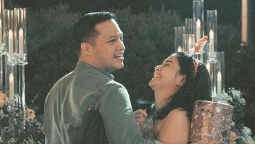 7 Potret Bahagia Naysilla Mirdad Rayakan Natal Bareng Kekasih & Sahabat