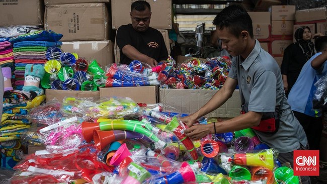 FOTO: Rezeki Akhir Tahun Pedagang Trompet