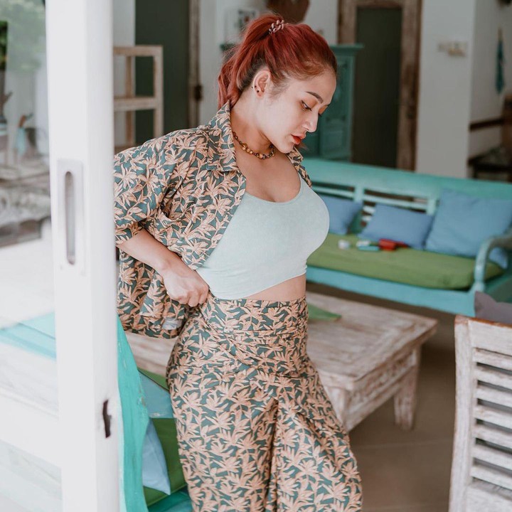 <p>Usaha Siti Badriah mendapatkan berat badan impian juga mendapat pujian dari suami. "ISTRI AKU JUARA 1!," komen Krisjiana Baharudding pada postingan sang istri. (Foto: Instagram @sitibadriahh)<br /><br /><br /></p>