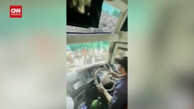 VIDEO: Momen Menegangkan dari Dalam Bus Thailand yang Diserang di GBK
