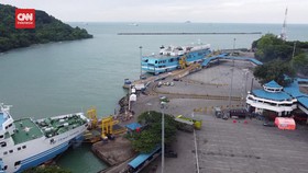 VIDEO: H-1 Tahun Baru, Pelabuhan Merak Terpantau Sepi
