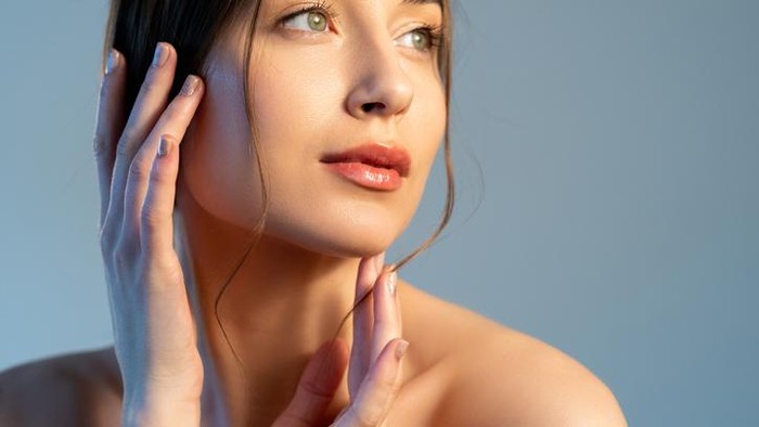 5 Tips Detoks Agar Kulit Tetap Glowing Setelah Puas Makan Banyak