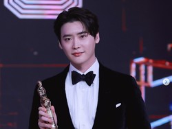 Pidato Kemenangan Lee Jong Suk yang Kode Sudah Punya Pacar