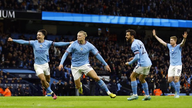 Manchester City harus puas bermain imbang lawan Everton dalam laga Liga Inggris di Stadion Etihad, Sabtu (31/12).