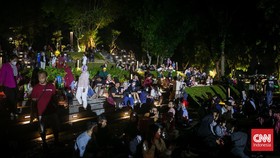 Warga Banjiri Danau Achipelago TMII, Mayoritas Tak Pakai Masker