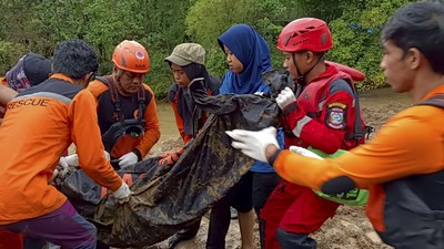 Dua Jenazah Korban Longsor di Maros Sulsel Ditemukan di Pinggir Sungai