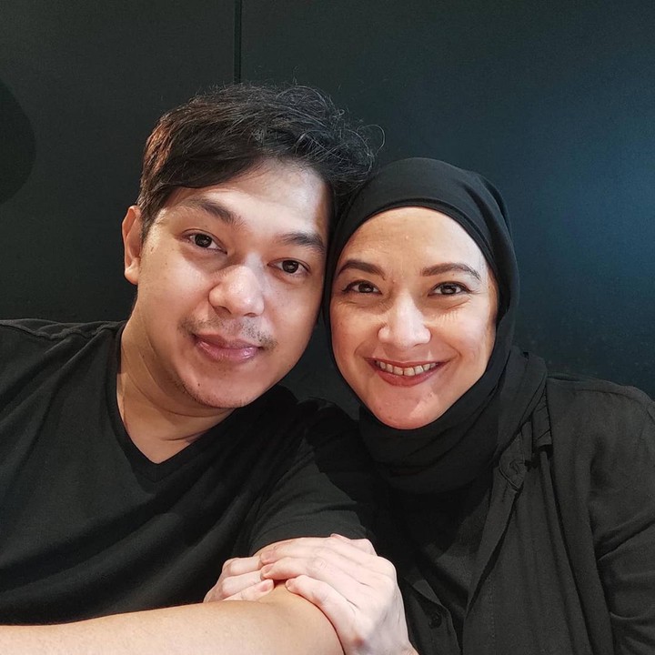 <p>Pasangan ini jarang terseret gosip miring, Bunda. Keduanya tetap harmonis meski jarang mengumbar kemesraan di media sosial. (Foto: Instagram @andharaearly)</p>