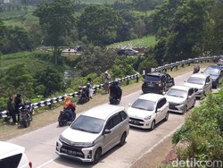 Jalur Wisata Solo-Selo-Borobudur di Cepogo Boyolali Macet hingga 4,5 Km